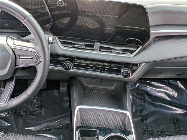 Used 2025 Chevrolet Equinox LT image 12