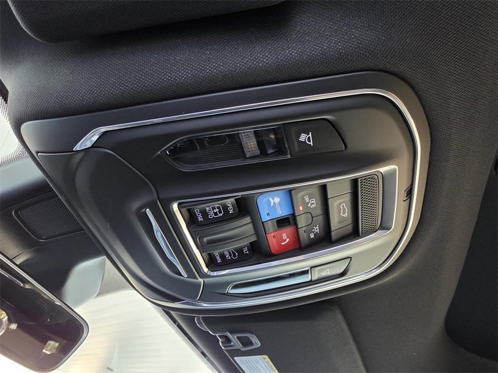 New 2025 Jeep Grand Cherokee L Altitude image 28