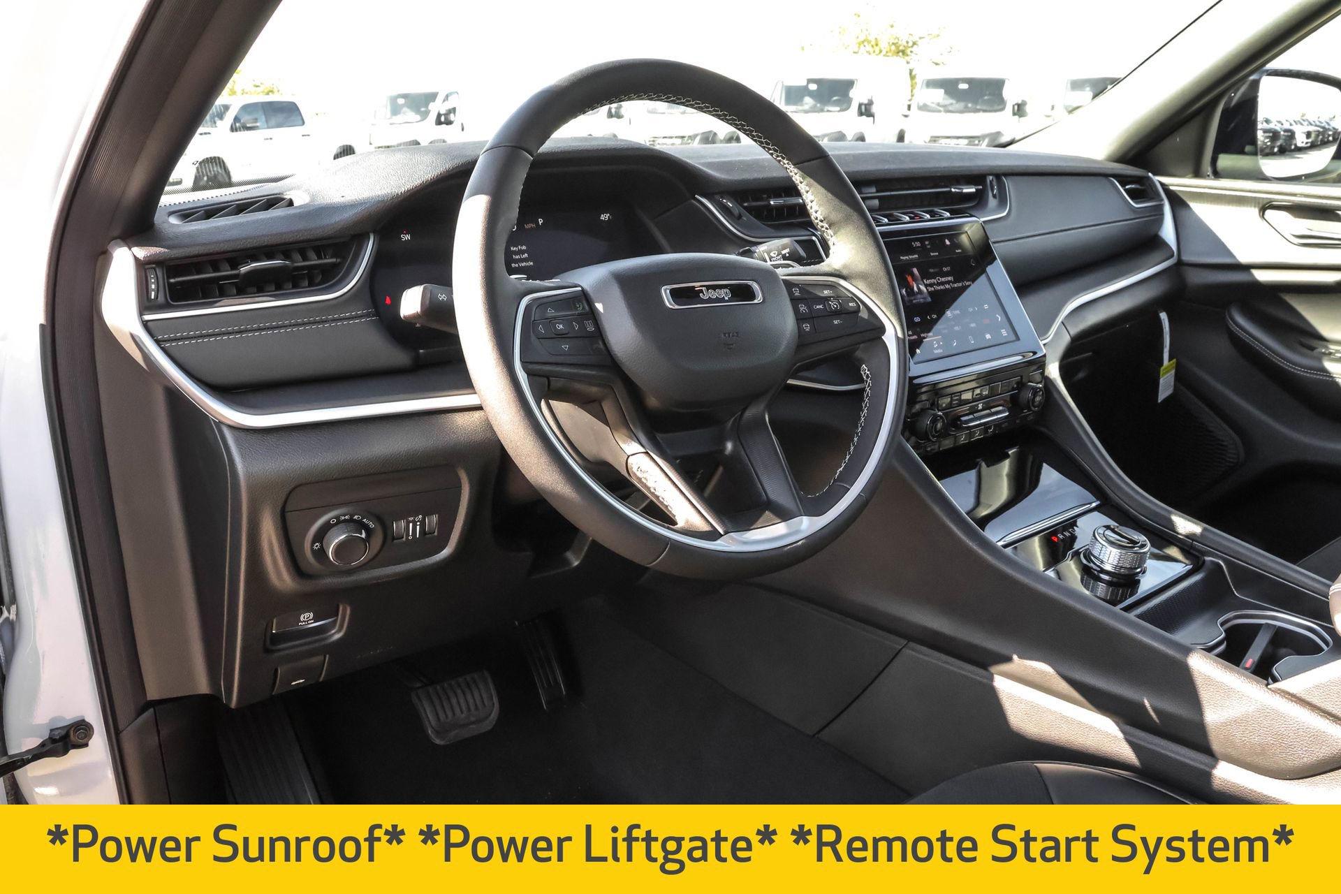 New 2025 Jeep Grand Cherokee Altitude image 4