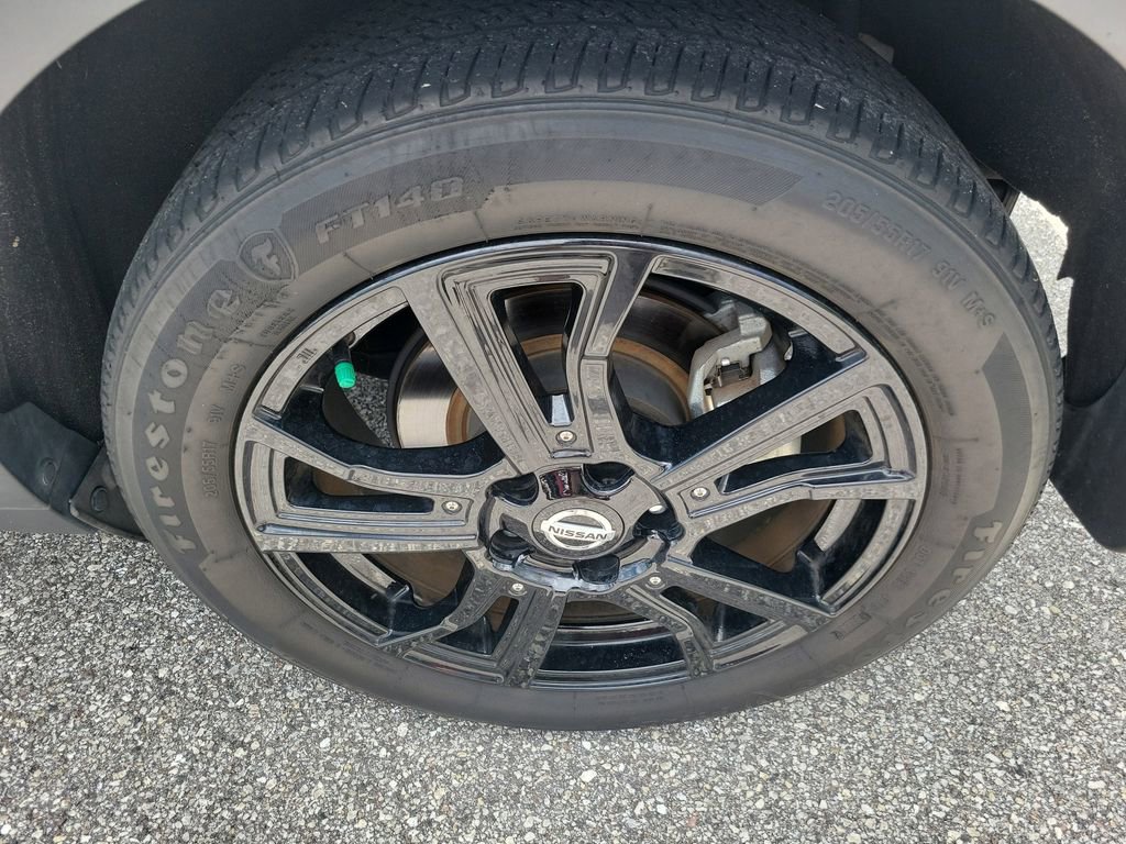 Used 2021 Nissan Kicks SR w/ SR Premium Package FWD image 9