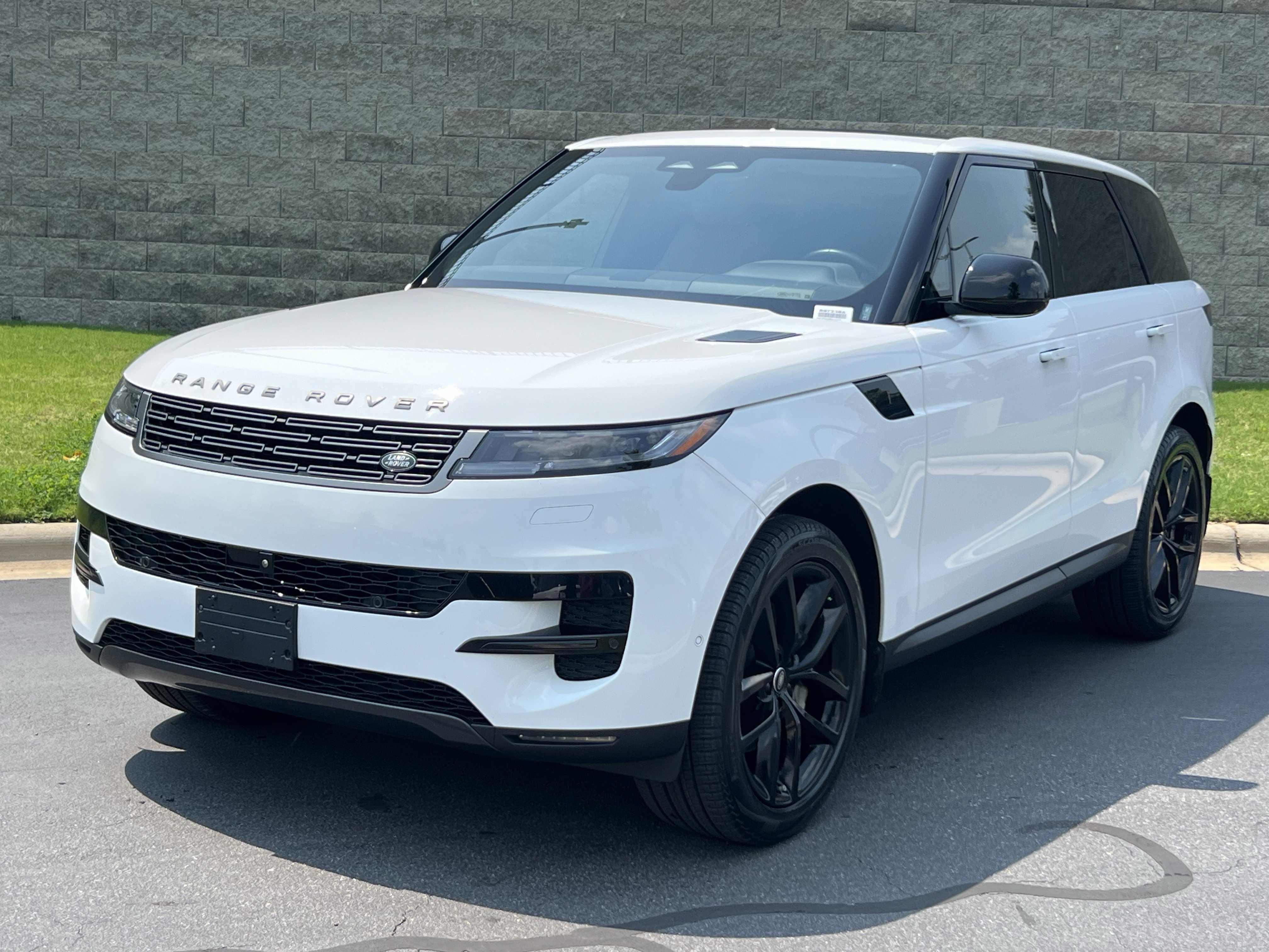 Certified 2024 Land Rover Range Rover Sport SE AWD/4WD image 2