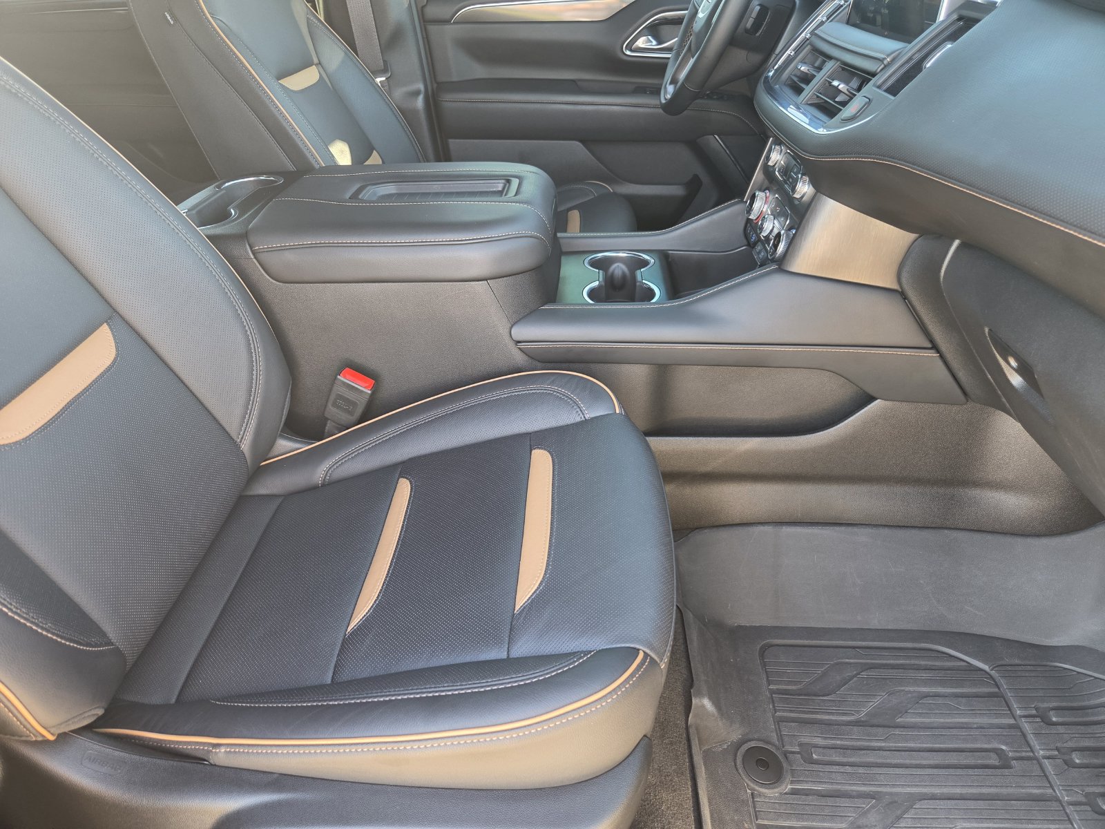 Used 2024 GMC Yukon AT4 AWD/4WD image 14