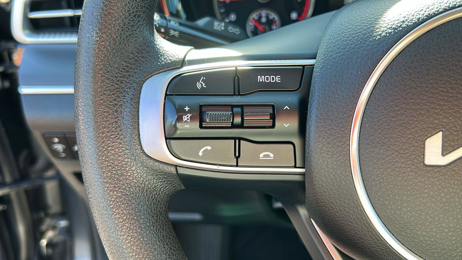 Used 2023 Kia K5 LXS image 11