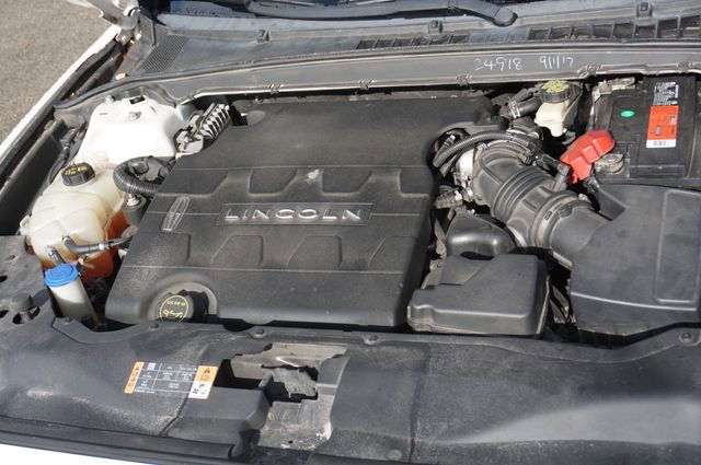 Used 2017 Lincoln Continental Select image 14