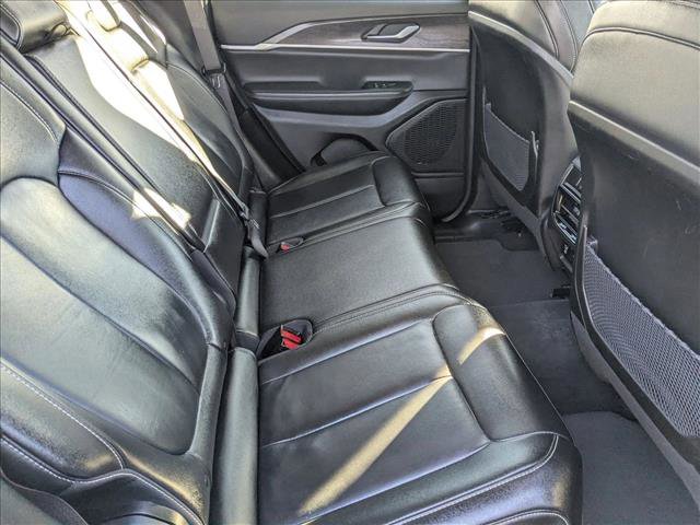 Used 2023 Jeep Grand Cherokee Limited image 20