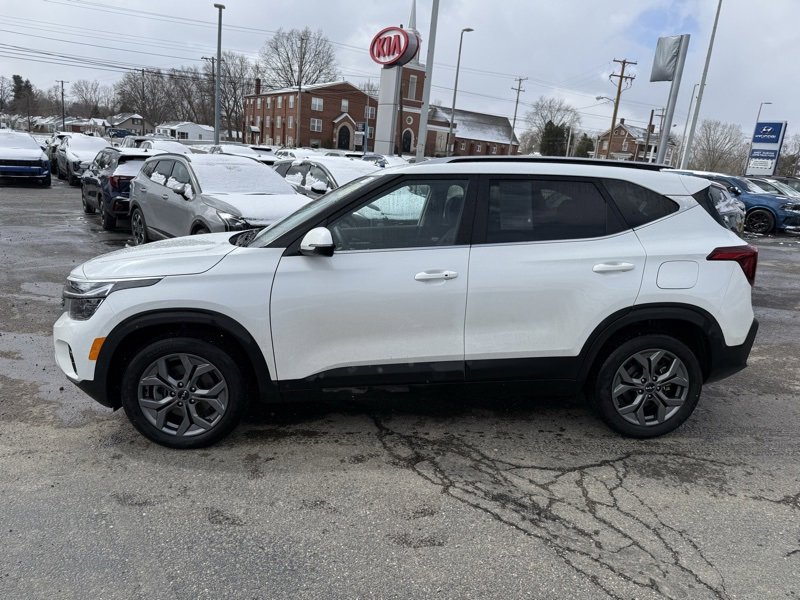 Certified 2024 Kia Seltos S image 4