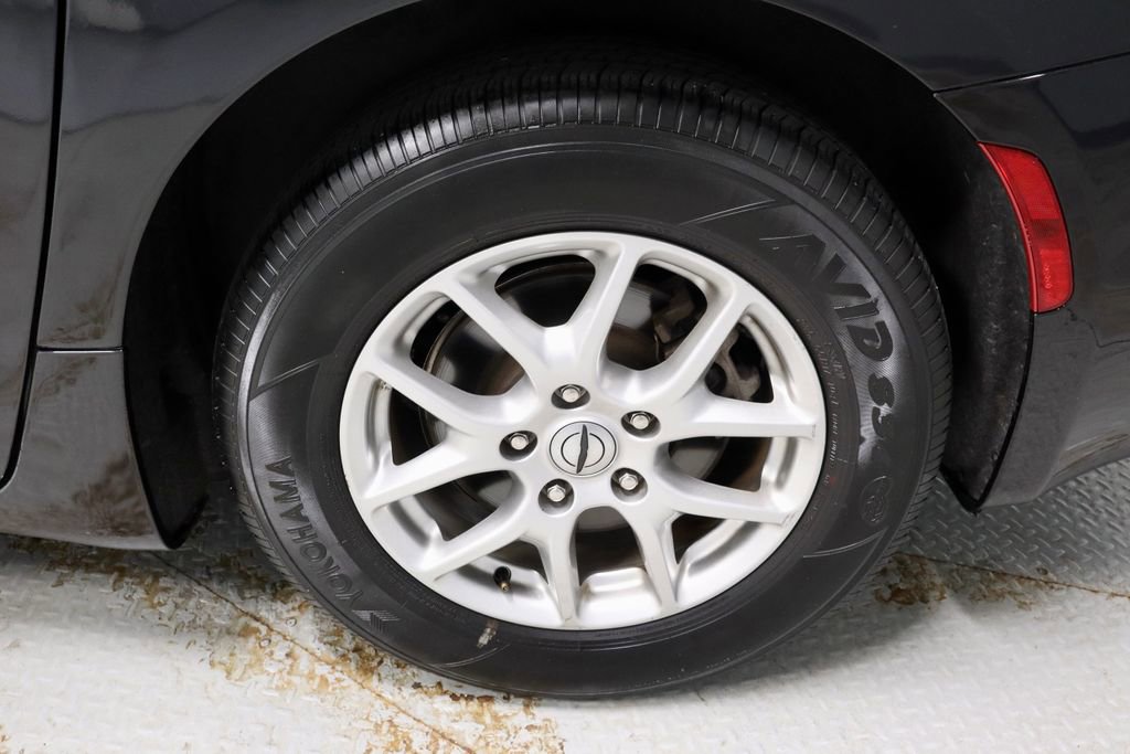 Used 2024 Chrysler Pacifica Touring-L FWD image 19