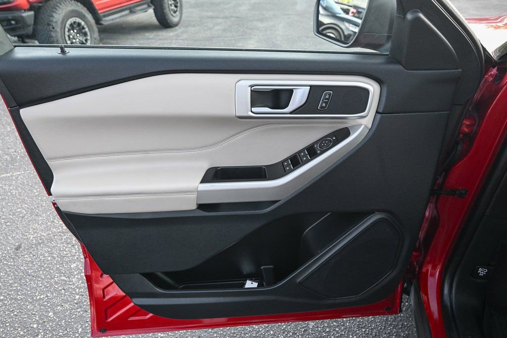 Certified 2023 Ford Explorer XLT w/ Equipment Group 202A image 20