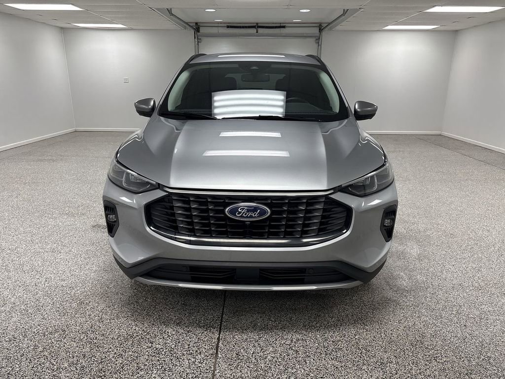 Used 2024 Ford Escape Platinum image 3