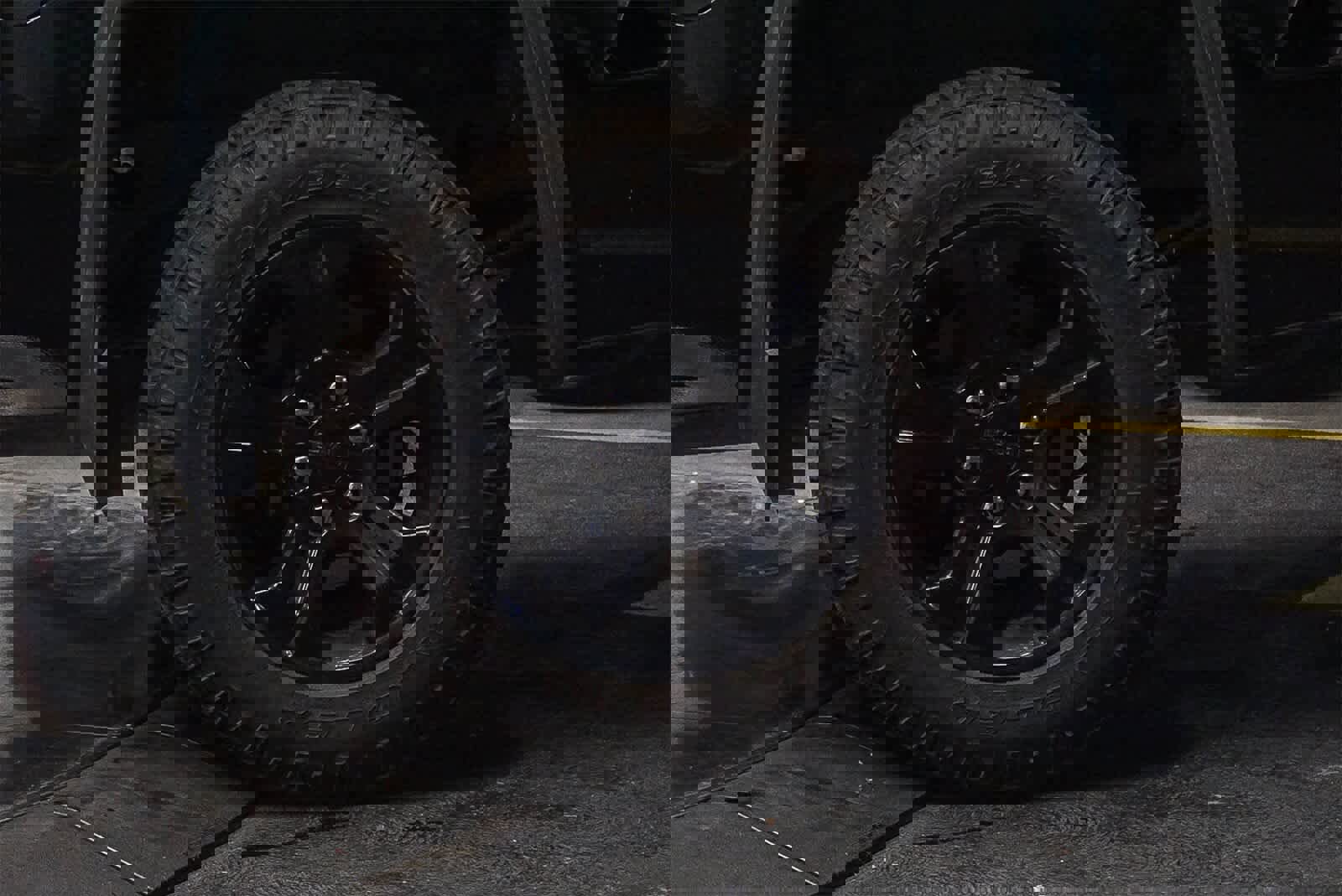 Used 2017 GMC Sierra 1500 SLT w/ All Terrain X Package image 6