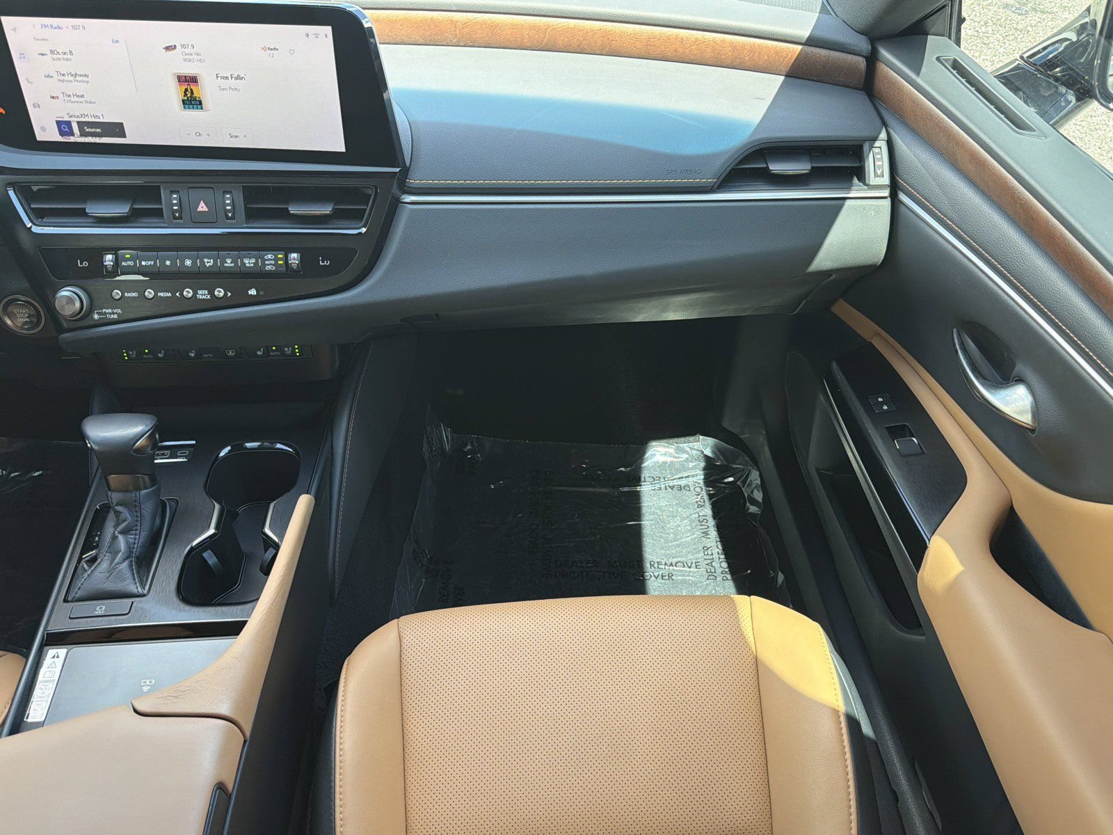 Used 2025 Lexus ES 350 w/ Premium Package FWD image 20