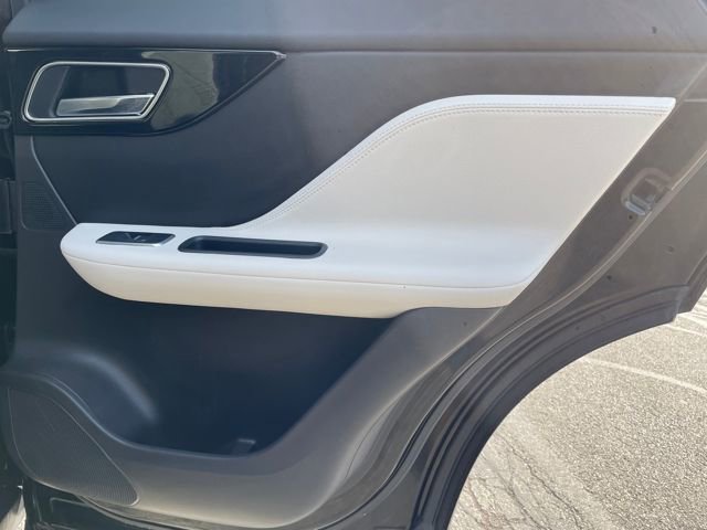 Used 2019 Jaguar F-PACE R-Sport image 31