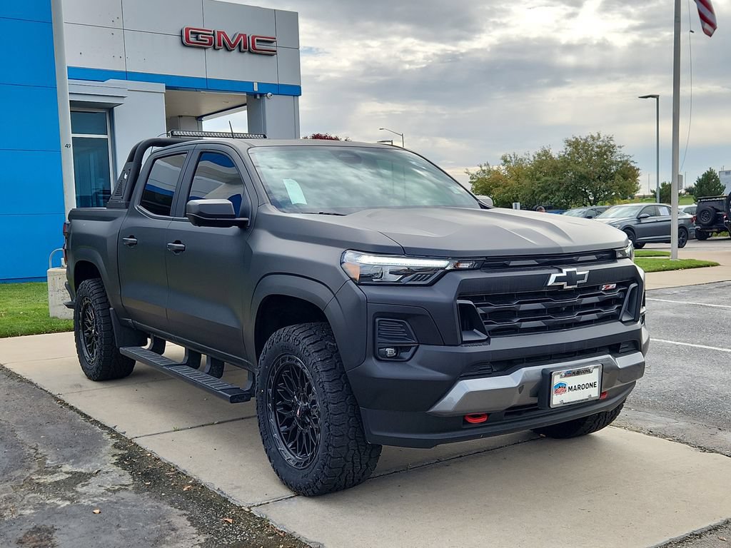 New 2025 Chevrolet Colorado Z71 w/ Technology Package AWD/4WD image 2