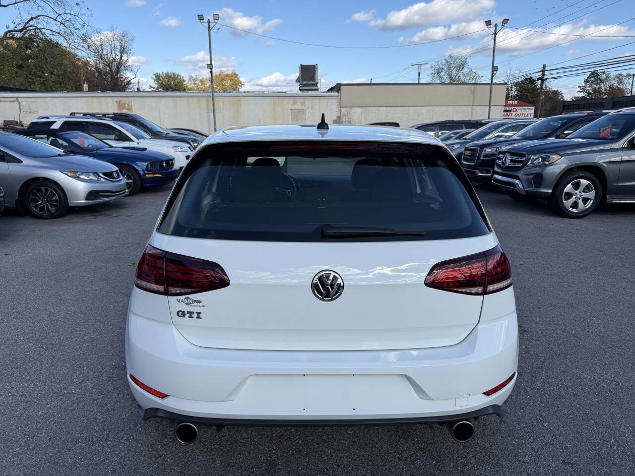 Used 2018 Volkswagen GTI SE image 4