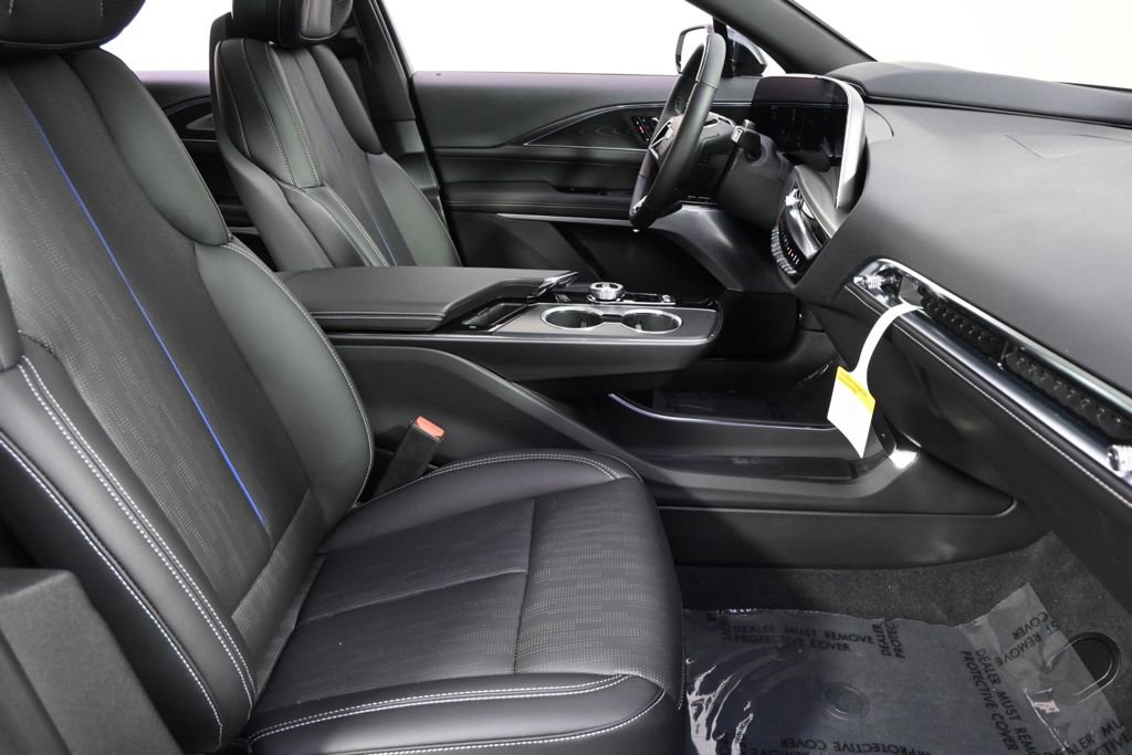 New 2026 Cadillac Lyriq Signature Sport w/ LPO, Floor Liner Package image 16