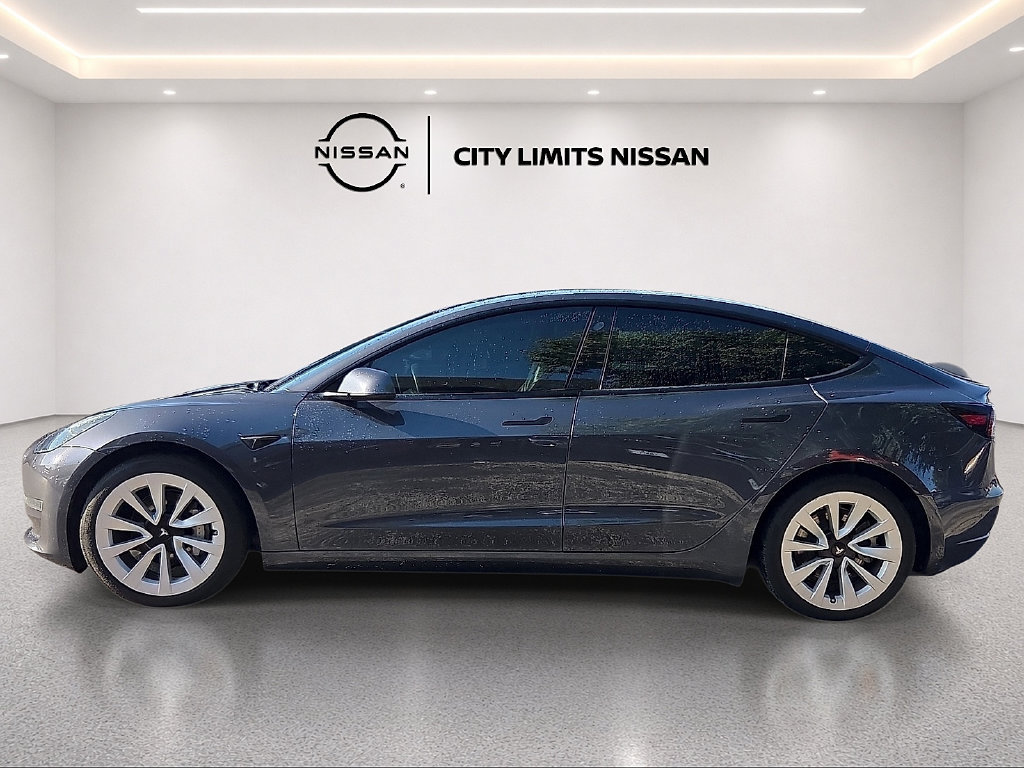 Used 2023 Tesla Model 3 Standard Range RWD image 3