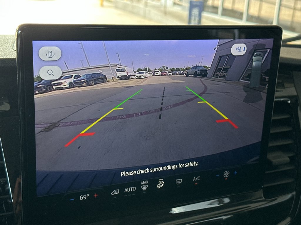 Certified 2025 Ford Transit 350 XLT RWD image 19