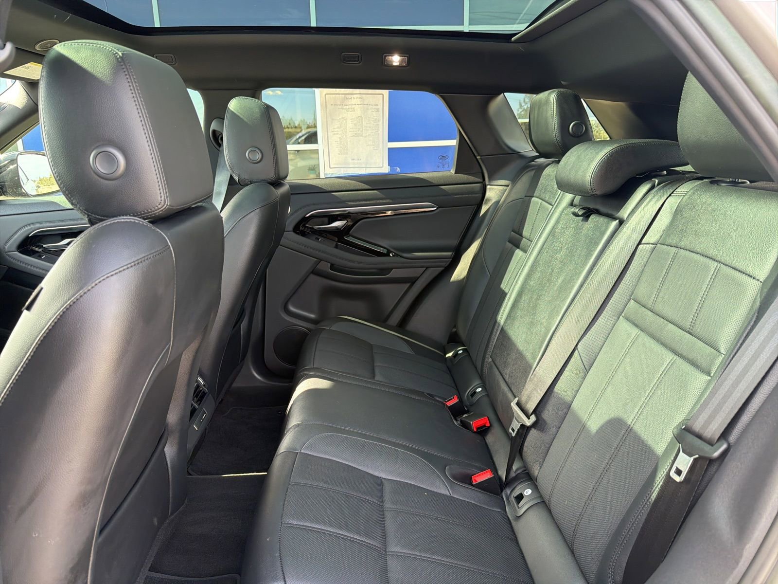 Used 2023 Land Rover Range Rover Evoque R-Dynamic SE image 29