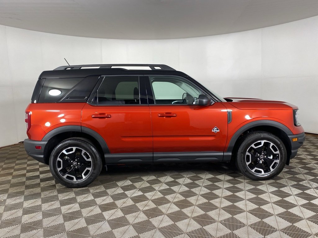 Used 2024 Ford Bronco Sport Outer Banks image 8