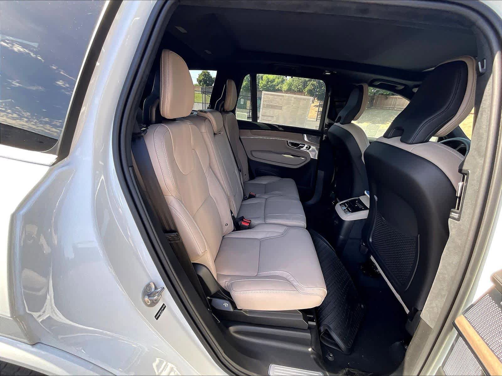 New 2026 Volvo XC90 T8 Ultra w/ Lounge Package image 27
