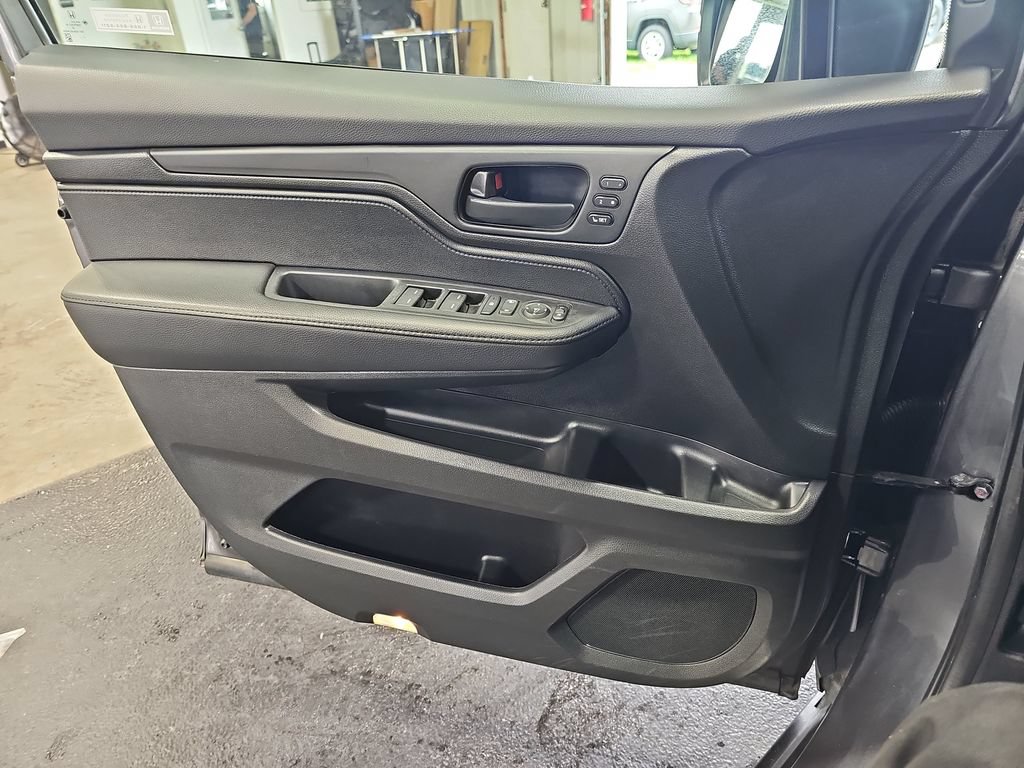 Used 2025 Honda Odyssey EX-L image 27