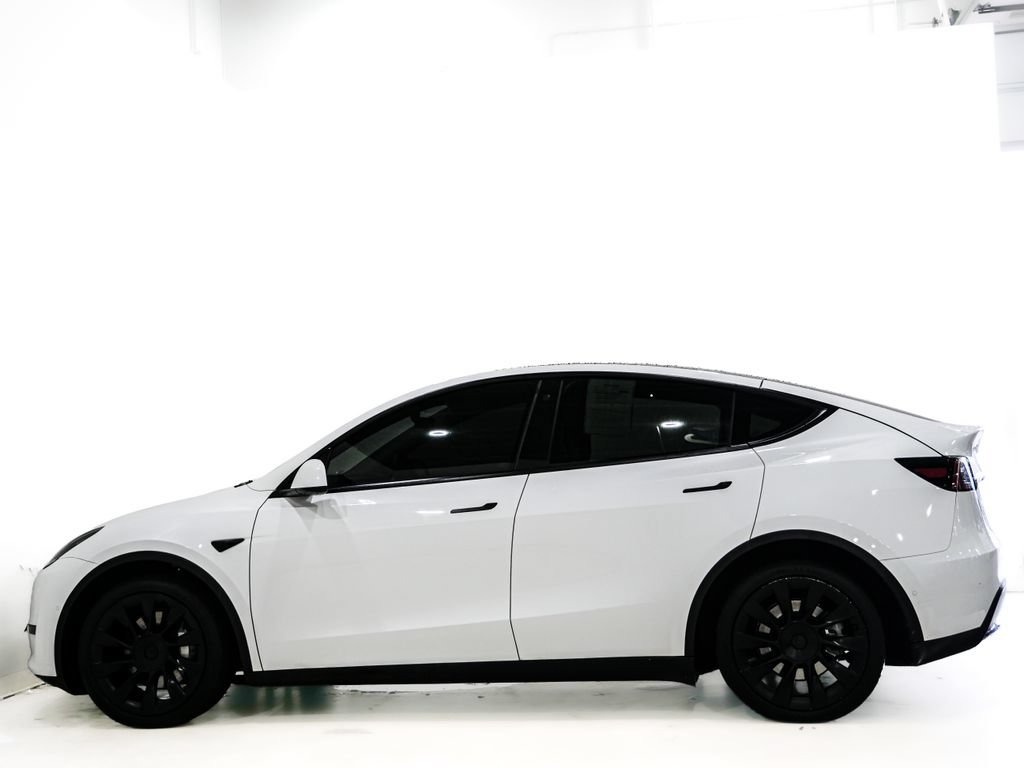 Used 2021 Tesla Model Y Long Range AWD/4WD image 6