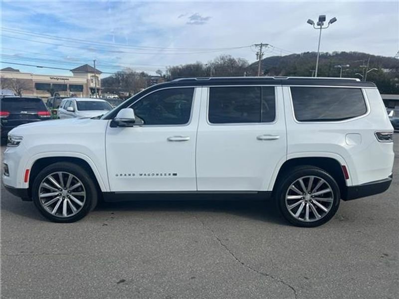 Used 2022 Jeep Grand Wagoneer Series II w/ Convenience Group III image 6
