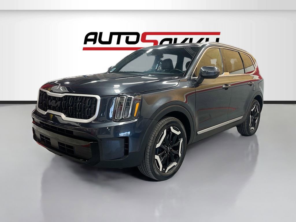 Used 2023 Kia Telluride EX AWD/4WD image 3