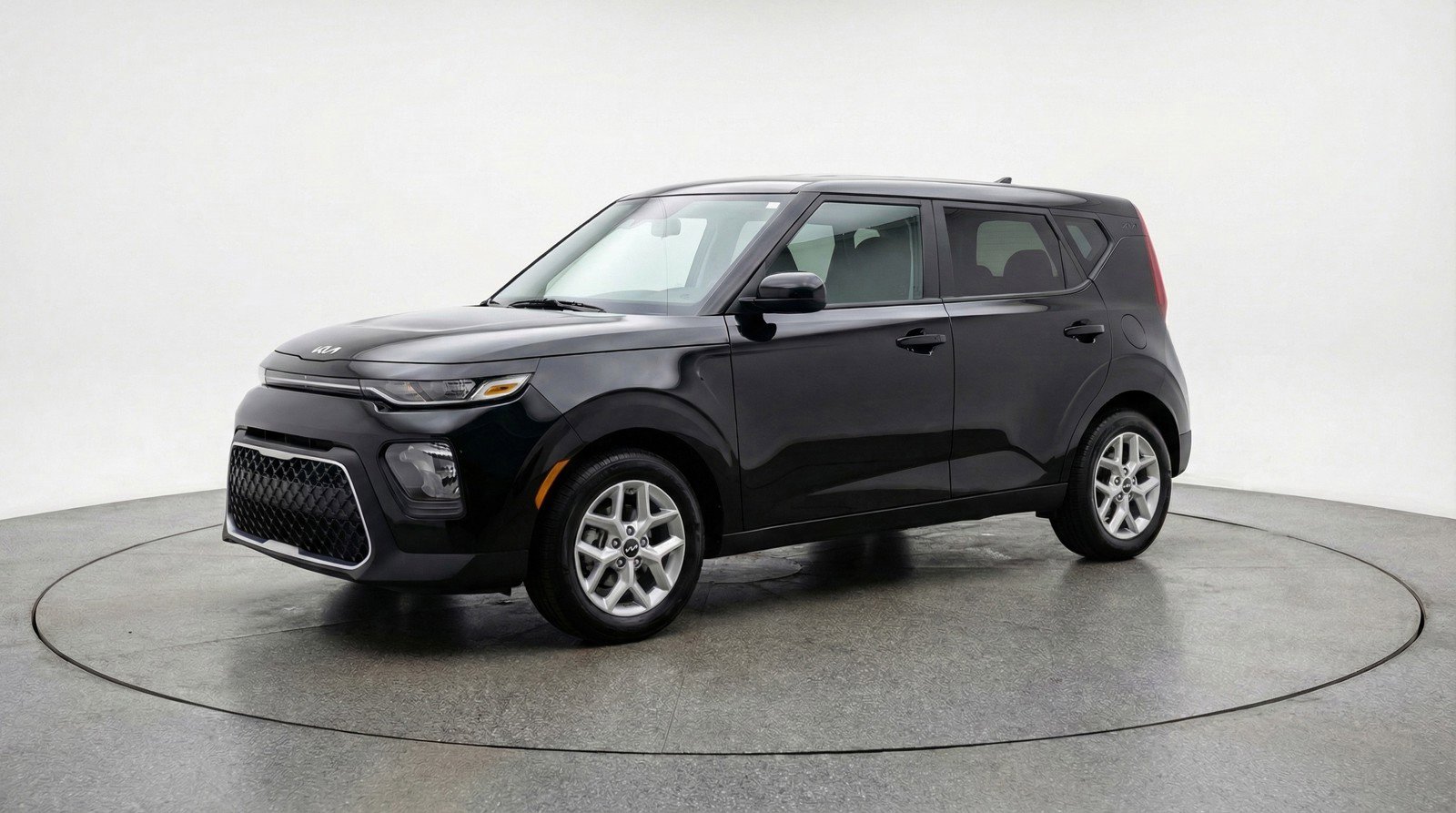 Used 2025 Kia Soul LX w/ LX Technology Package FWD image 3