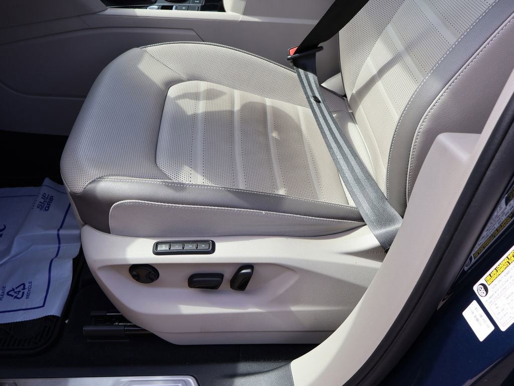 Certified 2023 Volkswagen Atlas SEL Premium image 44