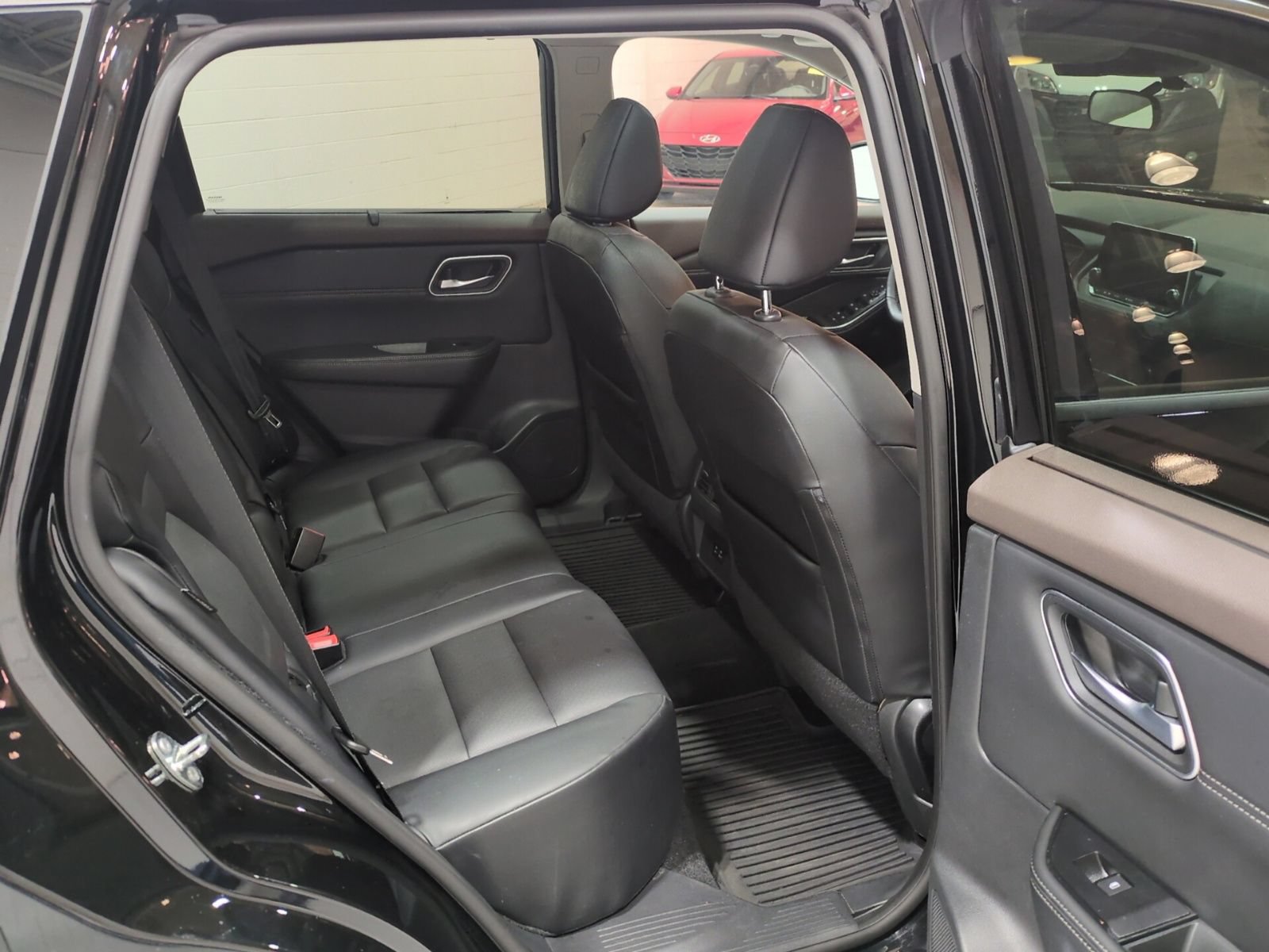 Used 2021 Nissan Rogue SV w/ Premium Package AWD/4WD image 11