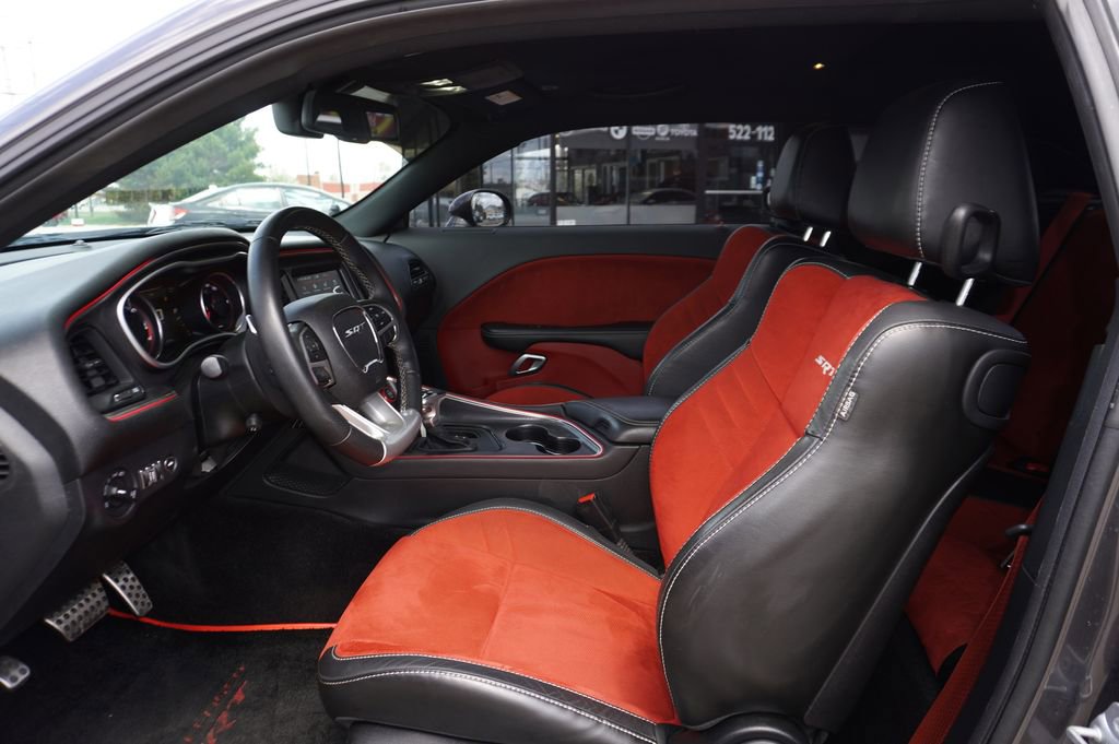 Used 2018 Dodge Challenger SRT image 22