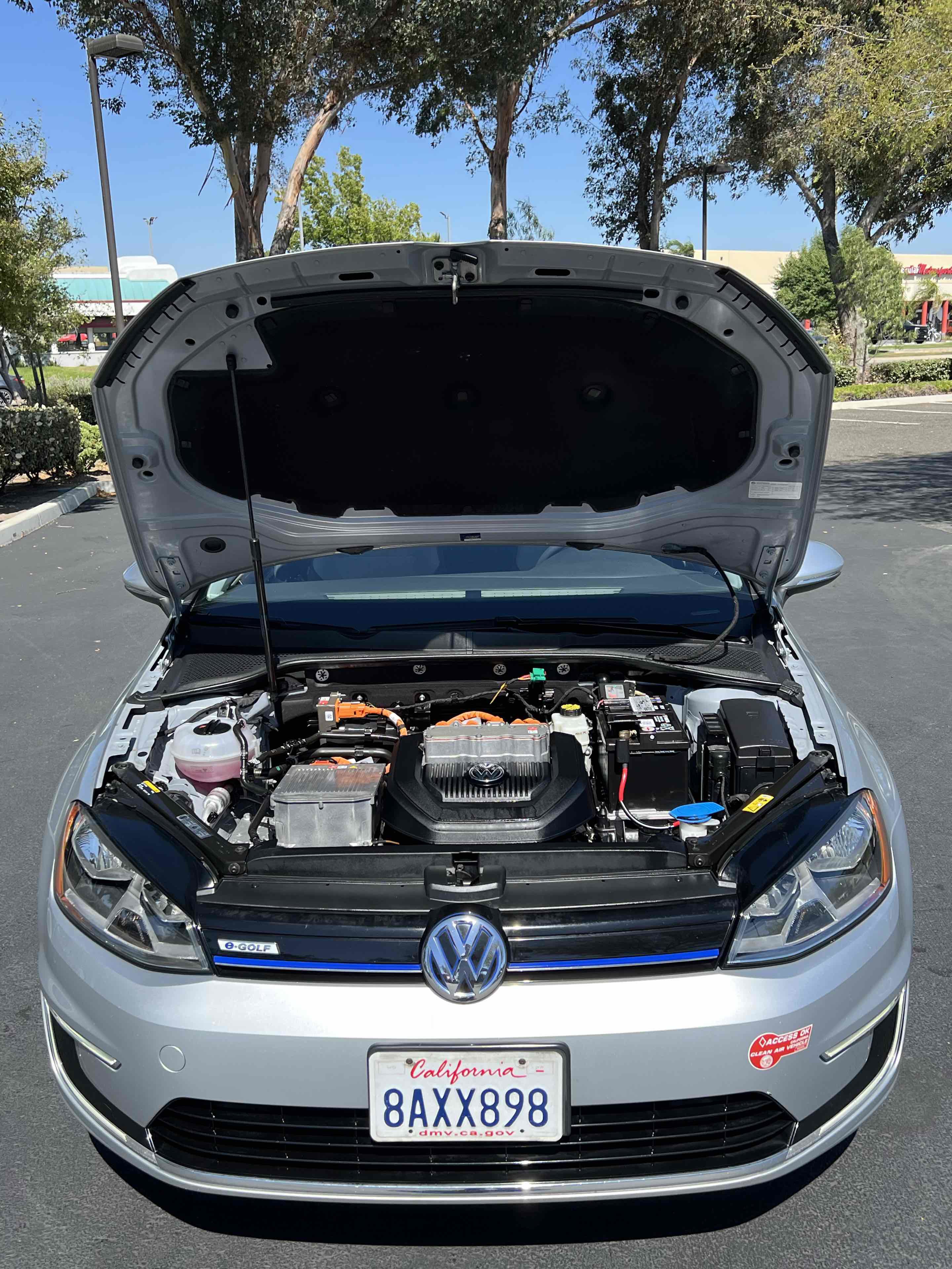 Used 2016 Volkswagen e-Golf SE w/ DC Fast Charging Package image 23