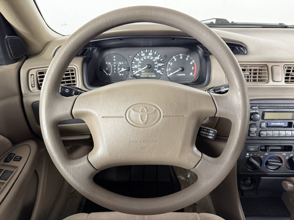 Used 1999 Toyota Camry LE w/ Value Pkg FWD image 32