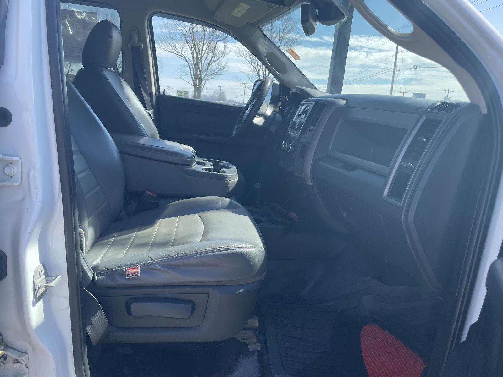 Used 2015 RAM 3500 Tradesman w/ Chrome Appearance Group image 24