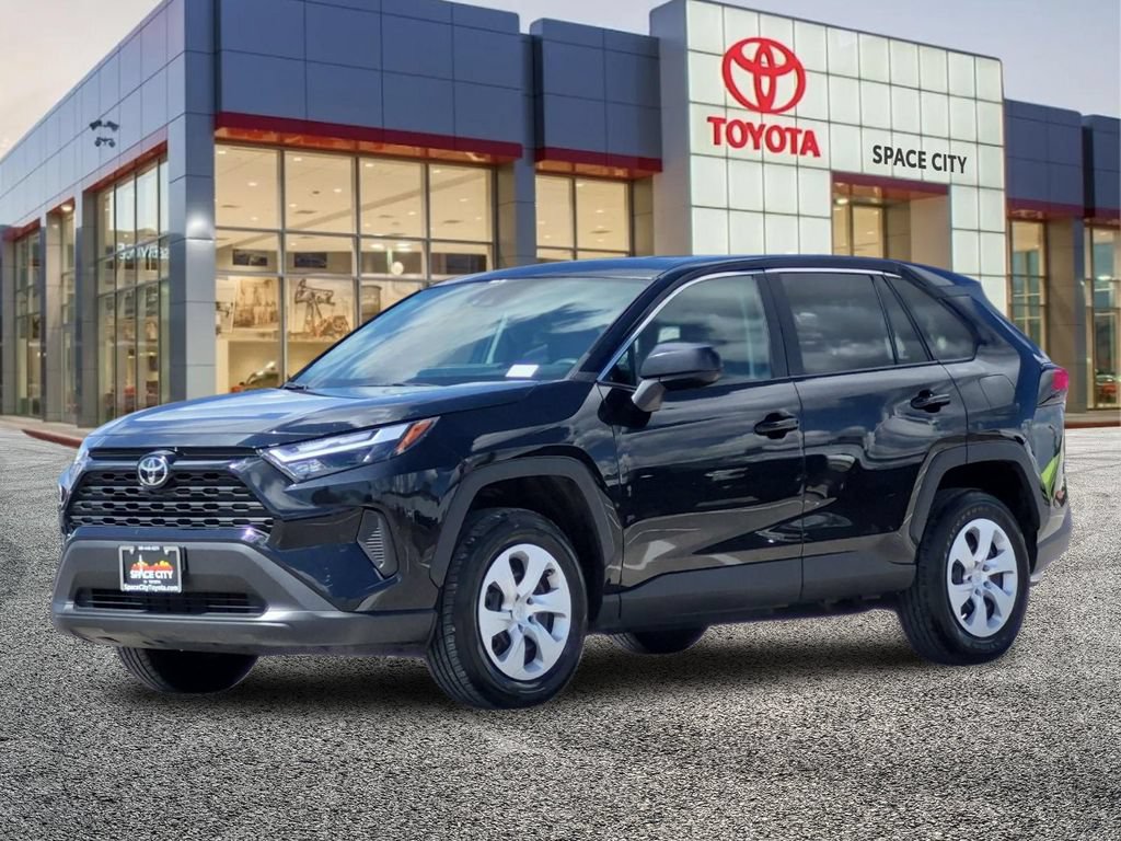 Used 2025 Toyota RAV4 LE AWD/4WD image 2