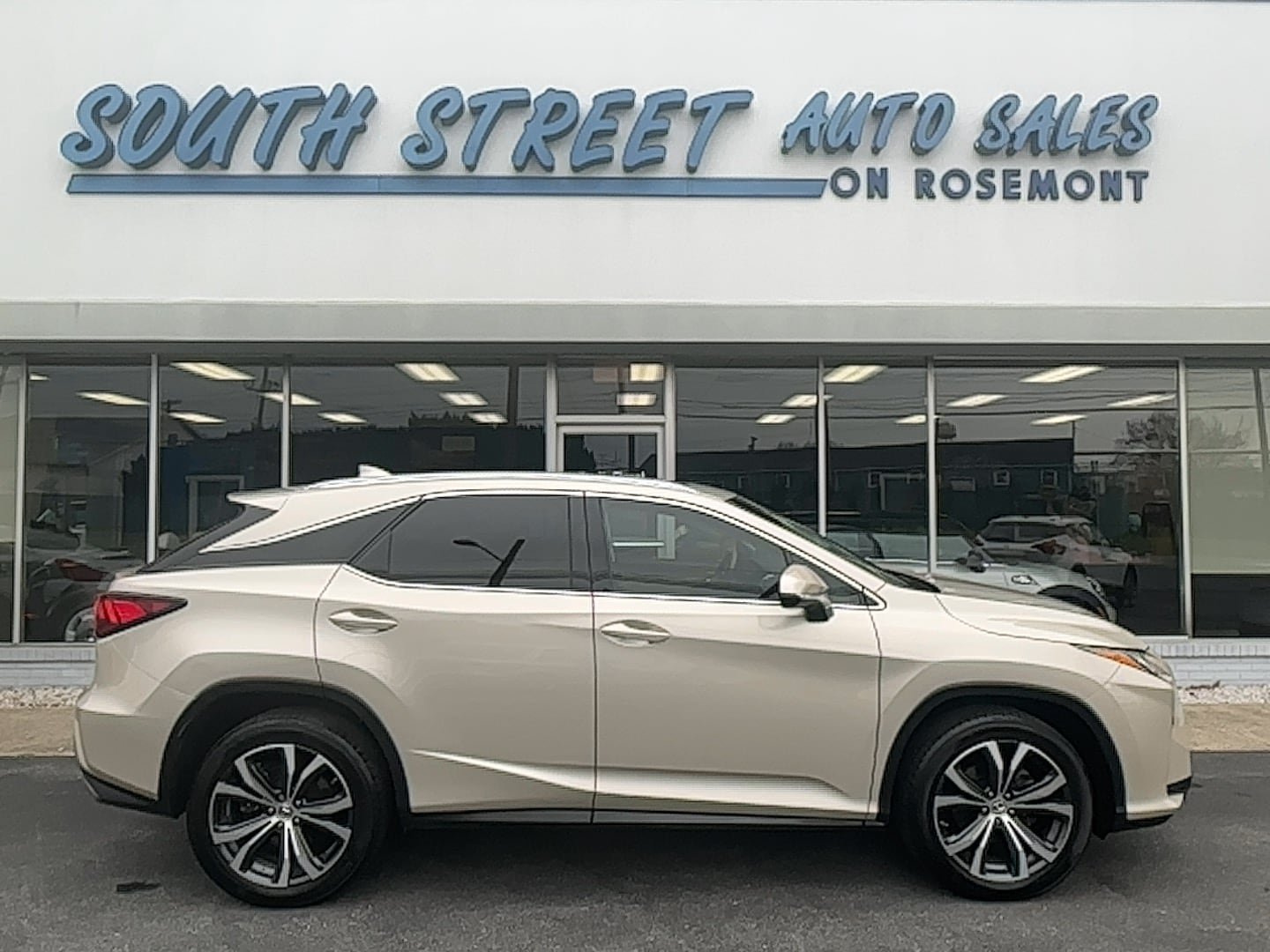 Used 2017 Lexus RX 350 AWD w/ Premium Package image 1