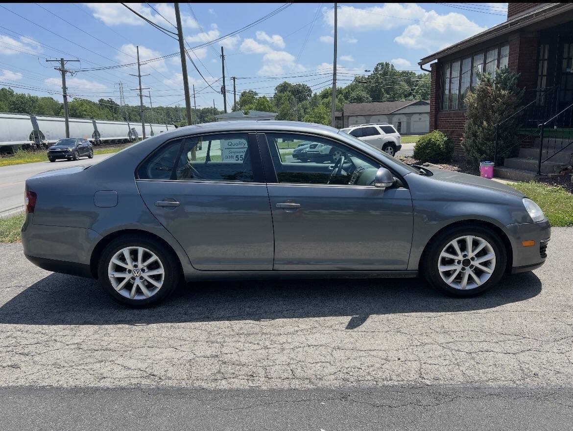 Used 2010 Volkswagen Jetta SE FWD image 9