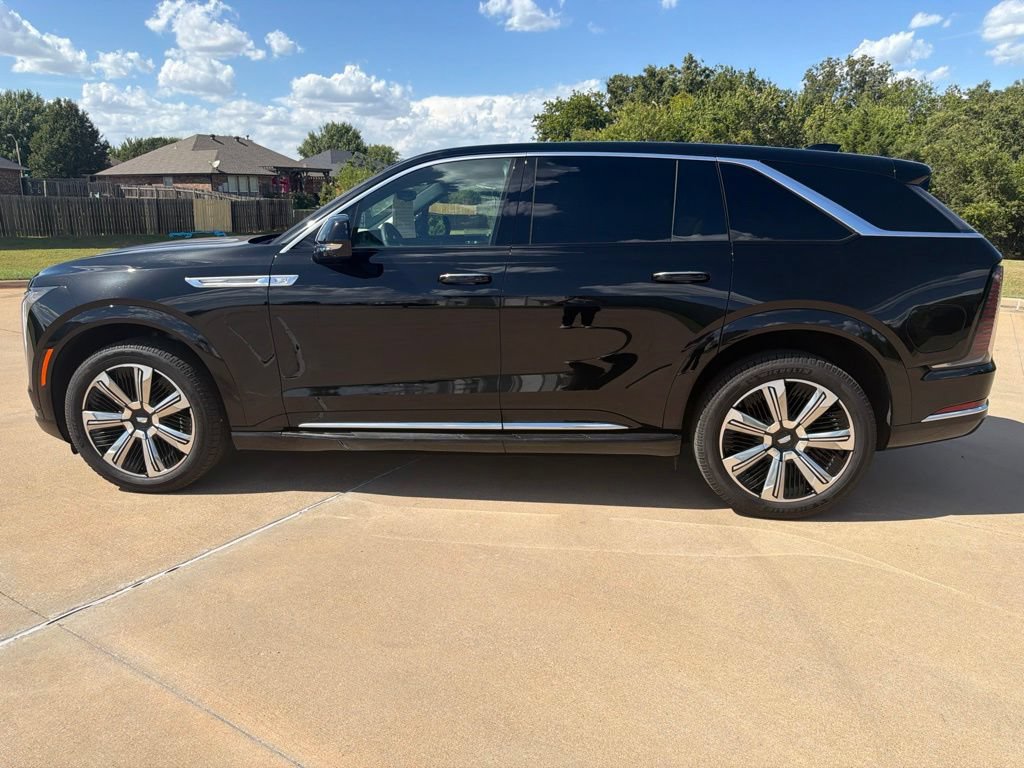 Certified 2025 Cadillac Escalade IQ Luxury 2 AWD/4WD image 8
