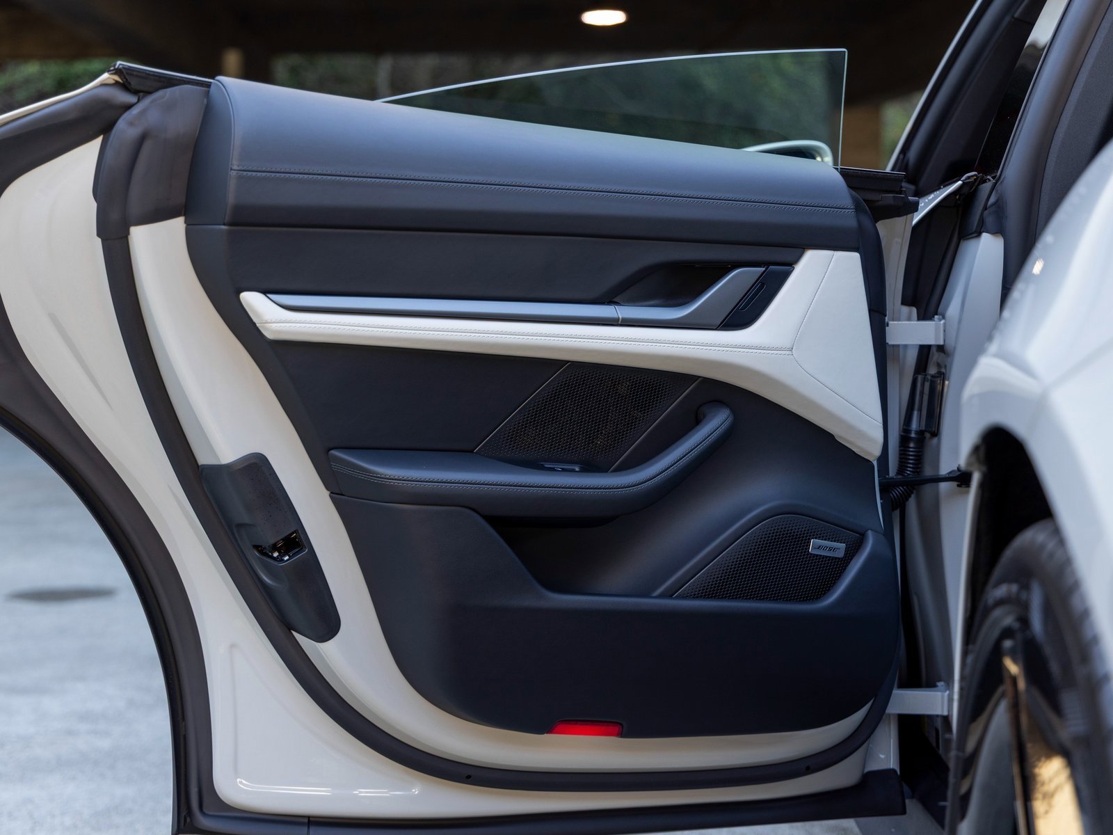 New 2025 Porsche Taycan image 38