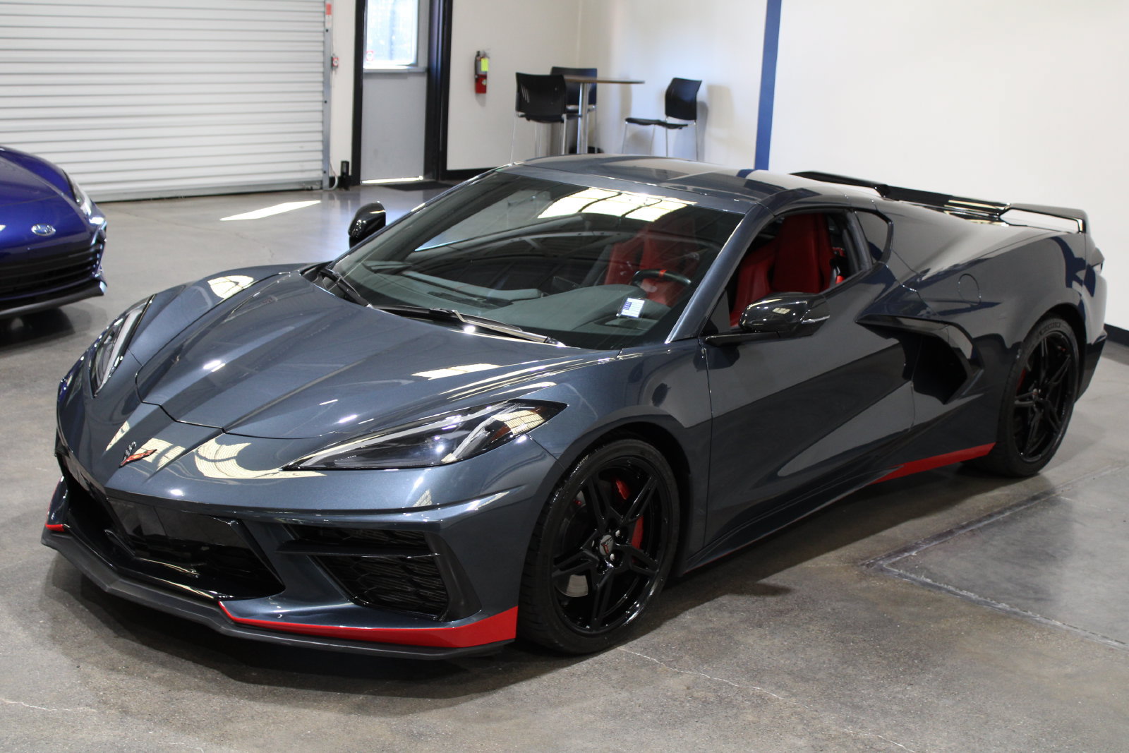 Used 2021 Chevrolet Corvette Stingray Coupe w/ Z51 Performance Package RWD image 9