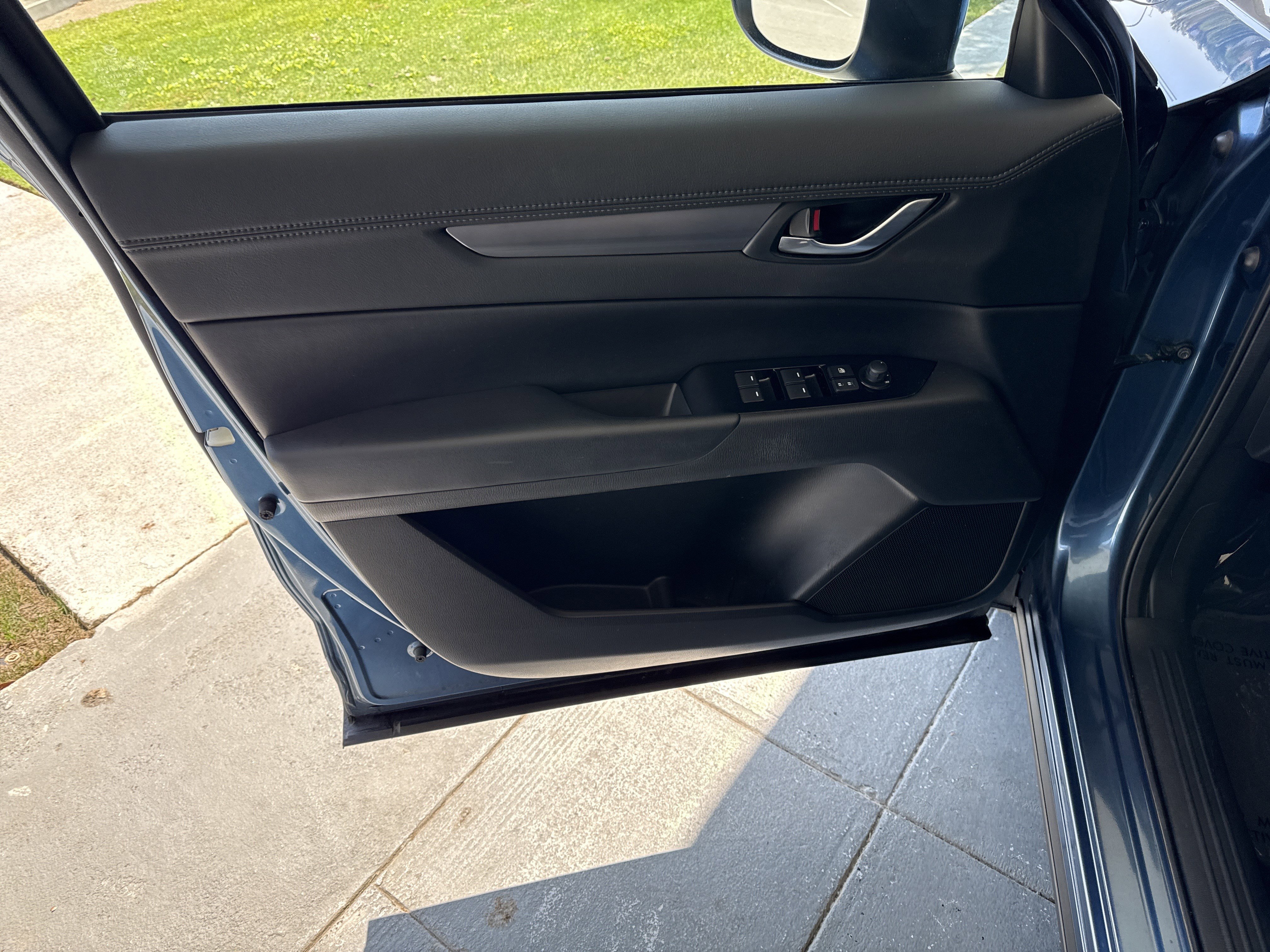 Used 2021 MAZDA CX-5 Touring image 13