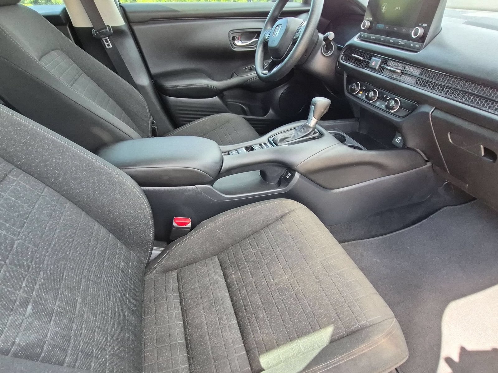 Used 2024 Honda HR-V LX image 29
