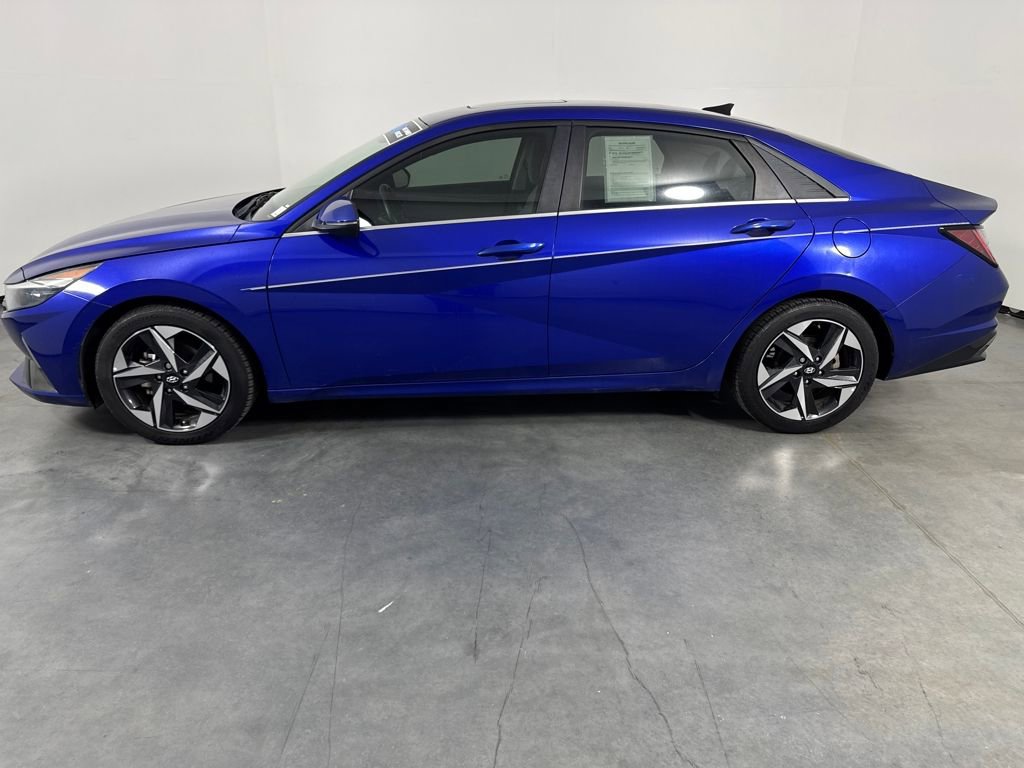 Used 2021 Hyundai Elantra Limited image 2