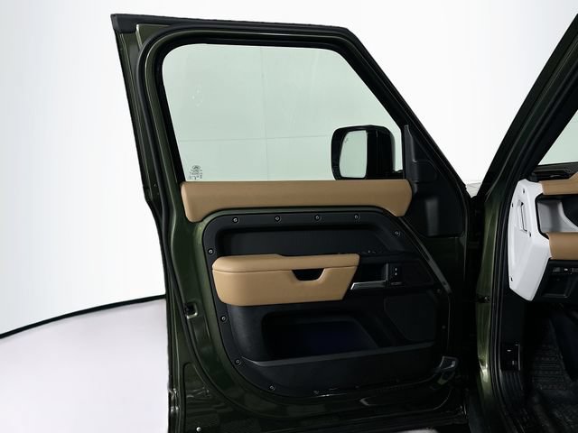 New 2026 Land Rover Defender 130 X-Dynamic SE AWD/4WD image 11