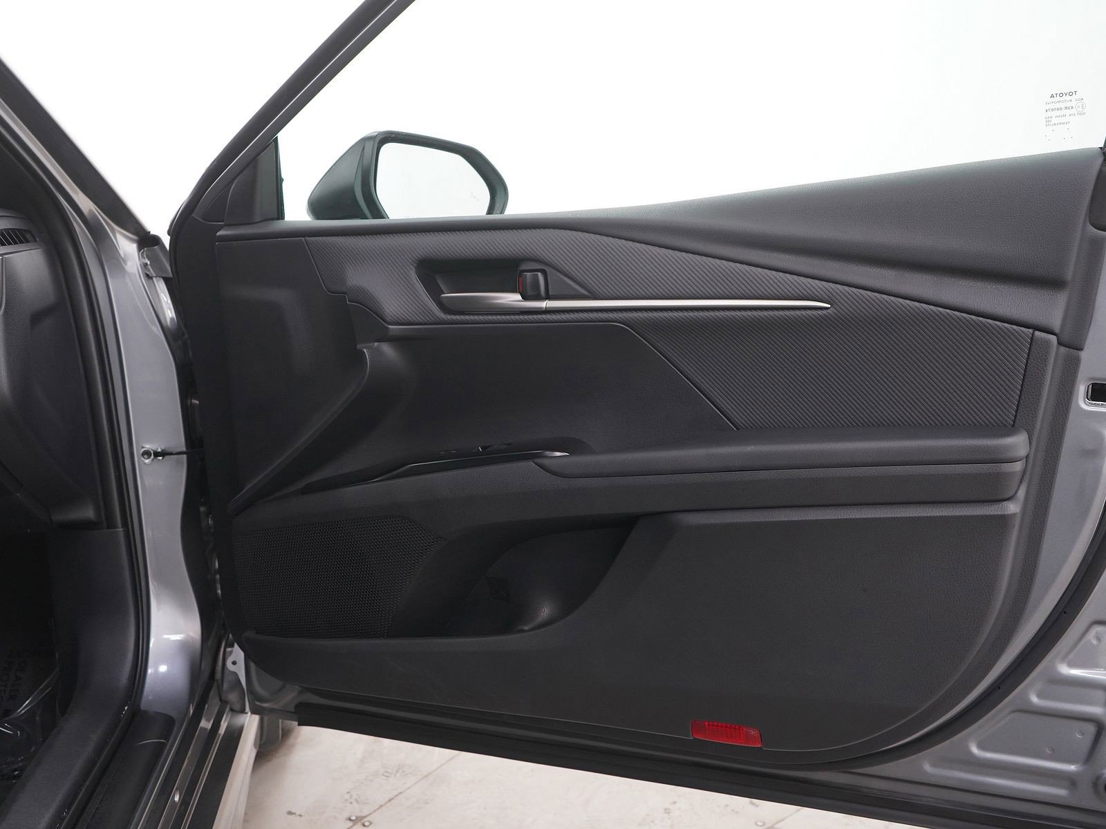 Used 2025 Toyota Camry SE w/ Multimedia Upgrade Package FWD image 8