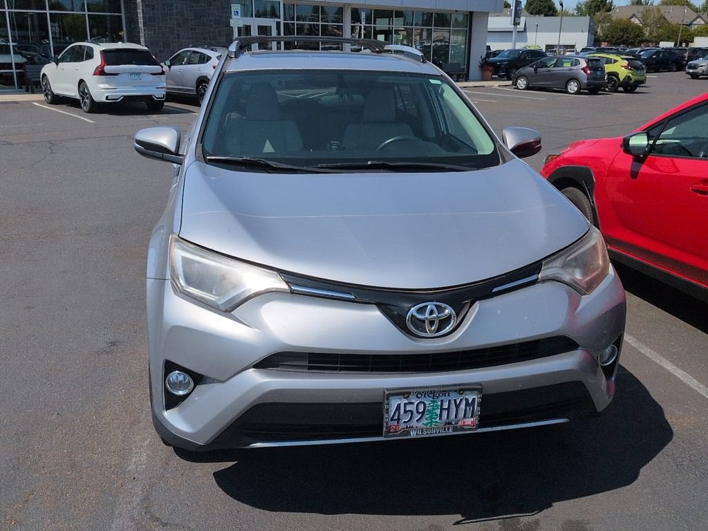 Used 2016 Toyota RAV4 XLE AWD/4WD image 4
