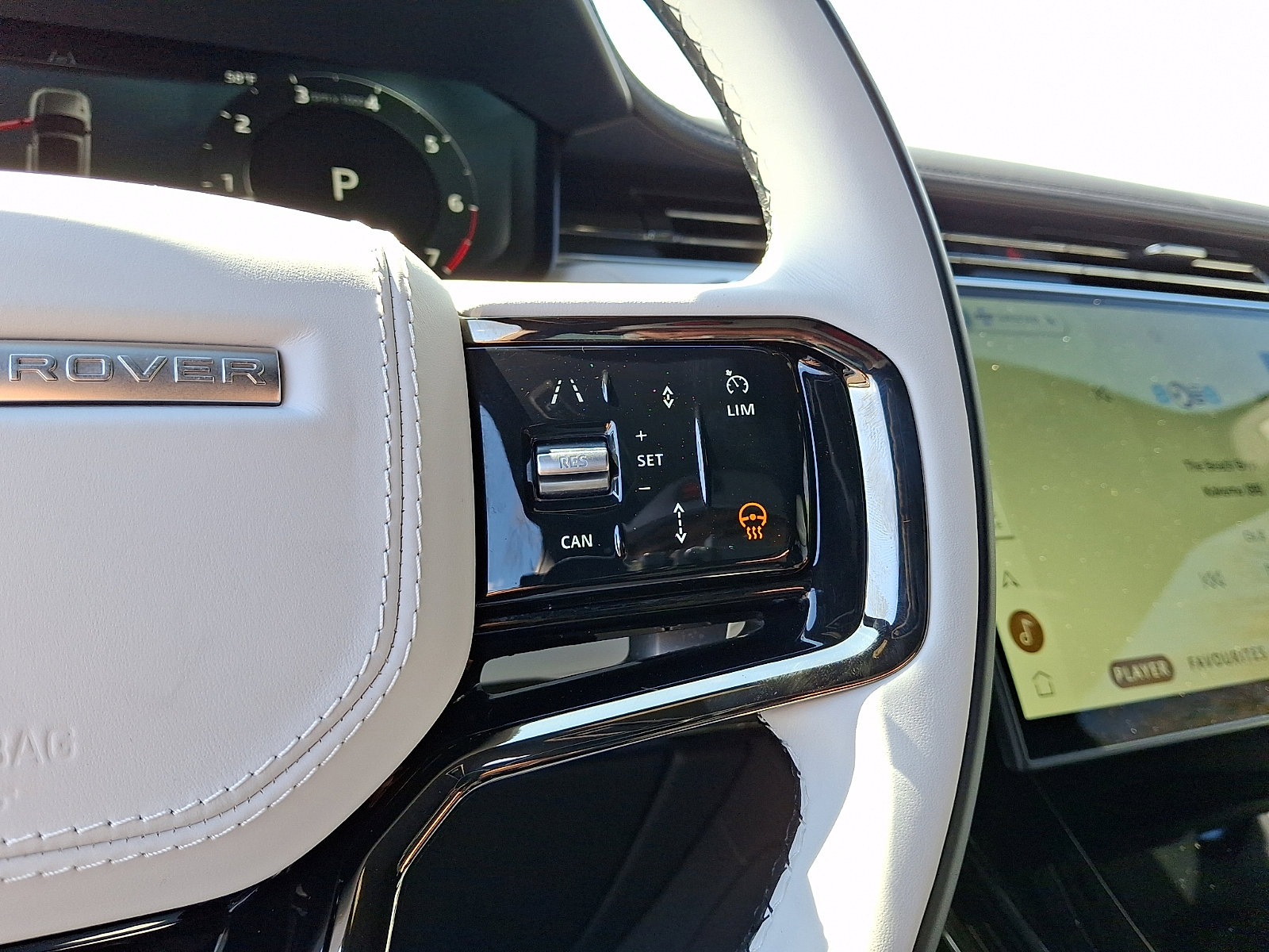 Used 2025 Land Rover Range Rover Sport Dynamic SE image 22