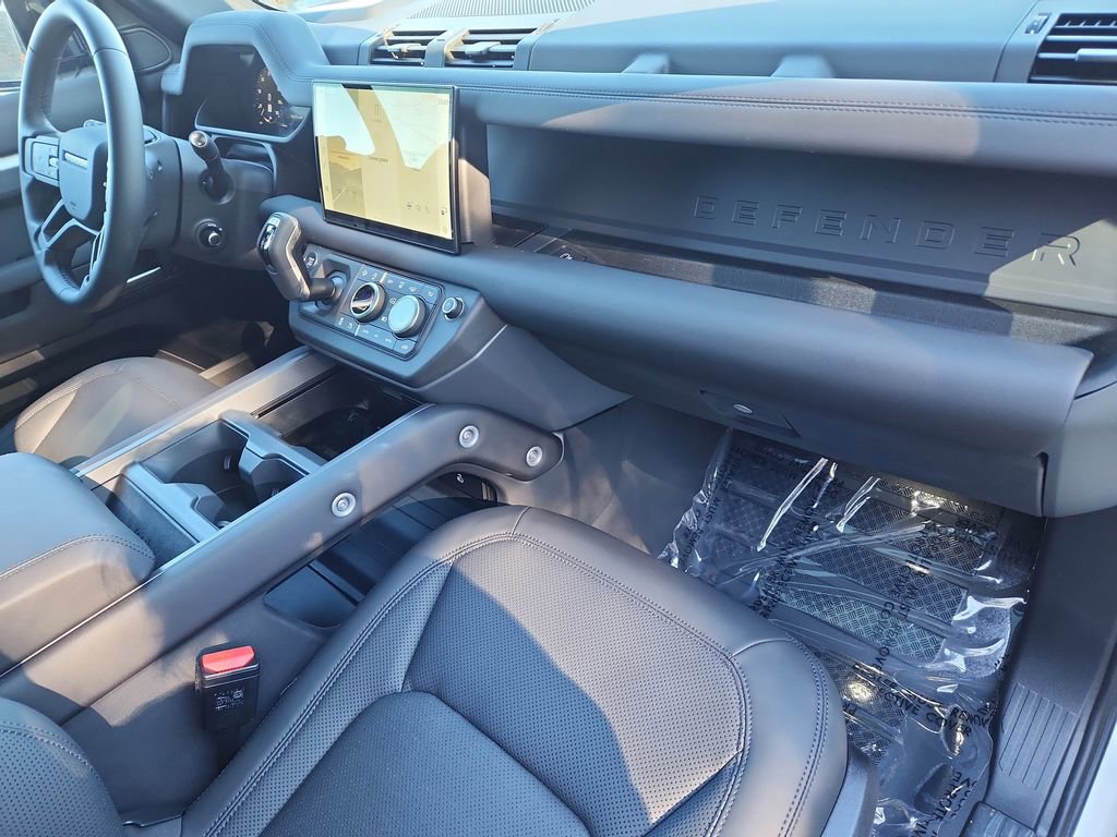 Used 2025 Land Rover Defender 110 S image 26
