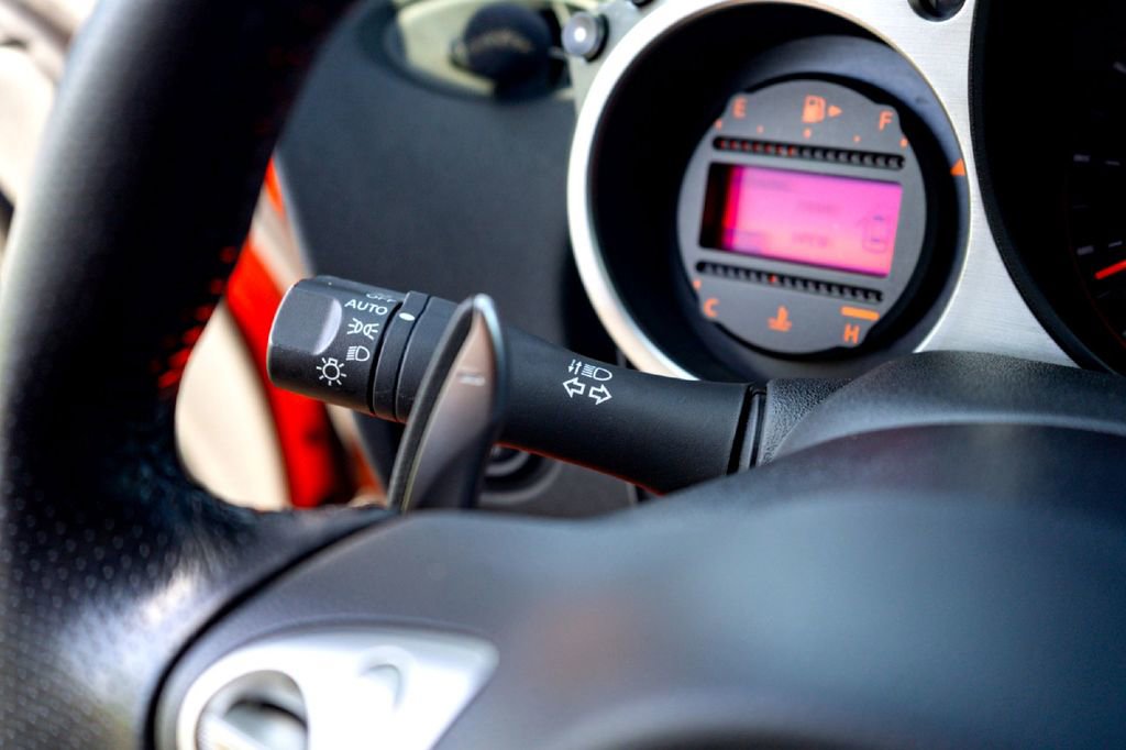Used 2020 Nissan 370Z Touring Sport RWD image 17
